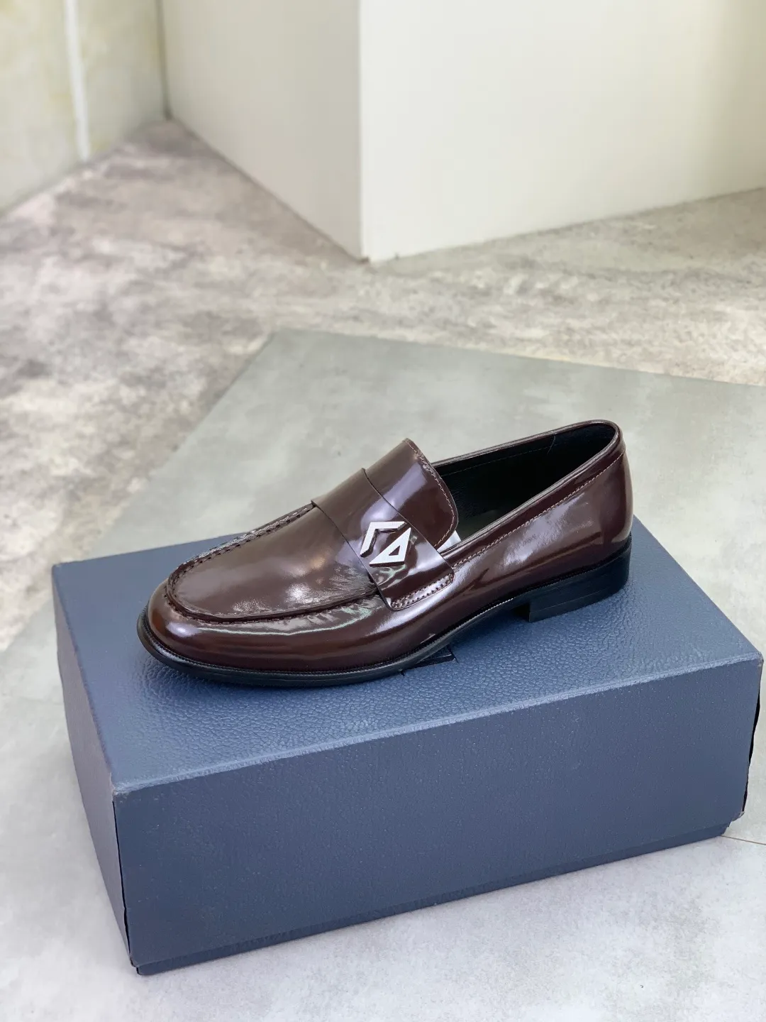 Men's men's shoes 💰P560 new style 💰high version 💎💎💎Dior original version! Top Italian purchasing agent! Men's business casual leather shoes, original imported open-edge beaded calfskin upper, ultimate texture, gentlemanly style, imported water-dyed cowhide inside, top-quality original Italian rubber outsole, first-class workmanship, top quality! Size: 39-44 (45 customized) 4️⃣ colors available